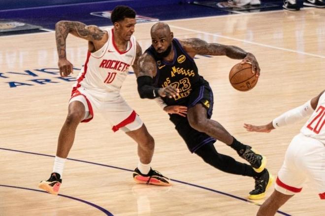库里看了会沉默,在NBA世界里,崩老板天花板还的是伦纳德