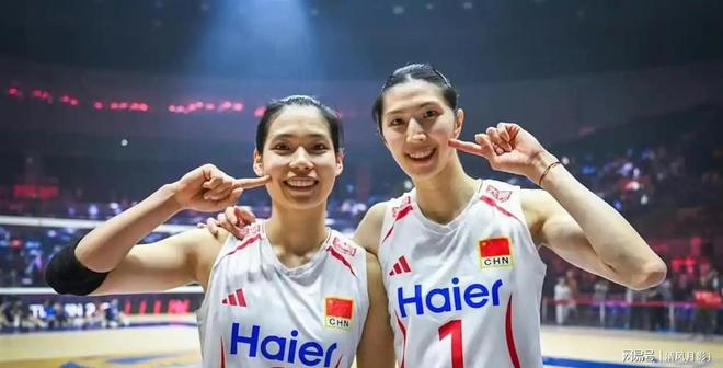 “荆楚玫瑰”深夜捧杯回汉!湖北女足小将问鼎全国冠军