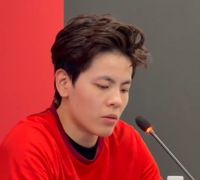 为何魏震罚点？穆斯卡特：因为他上场罚进了，所以继续让他踢