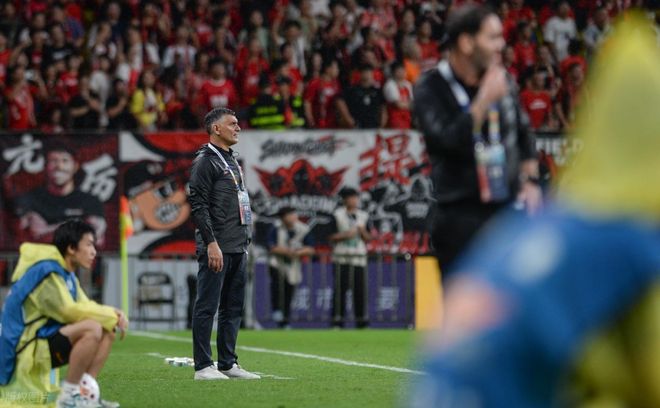 骑士惨负魔术：哈登12中3低迷 班凯罗24+8小瓦格纳20+8
