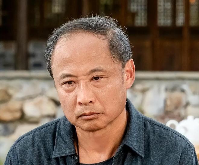 00后员工不好管啊!国庆放假拒参加临时会议,领导群里怒吼:严重违纪降薪1000,不服可提交离职申请,员工回怼“你还活在古代吗”