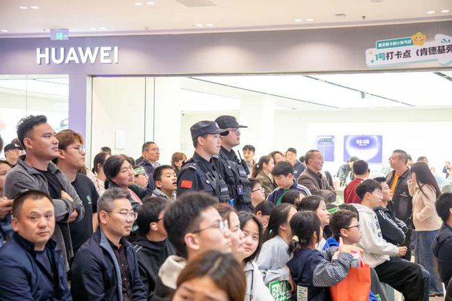 欧冠夺冠赔率:巴萨1赔5强势登顶 3强并列紧追